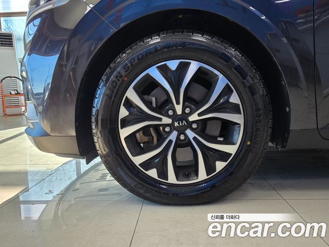 Kia Canival 2021 — photo 20