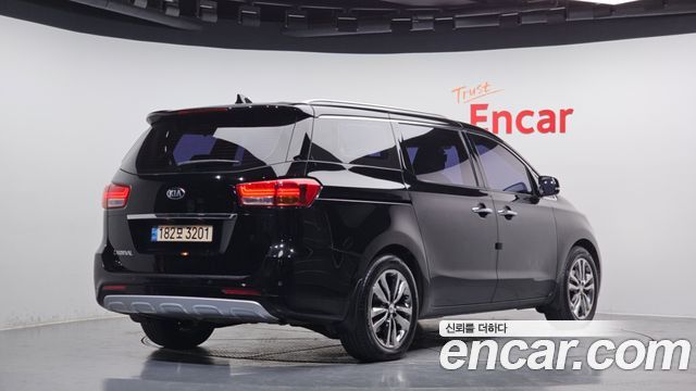 Kia Canival 2018 — photo 2