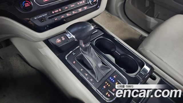 Kia Canival 2018 — photo 9