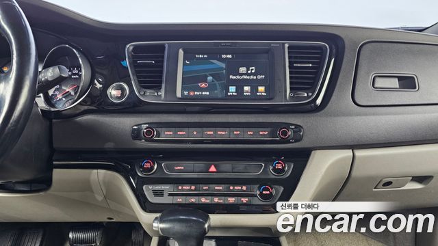 Kia Canival 2018 — photo 14