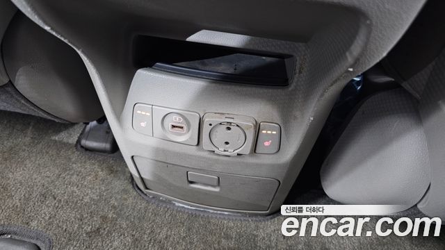 Kia Canival 2018 — photo 19