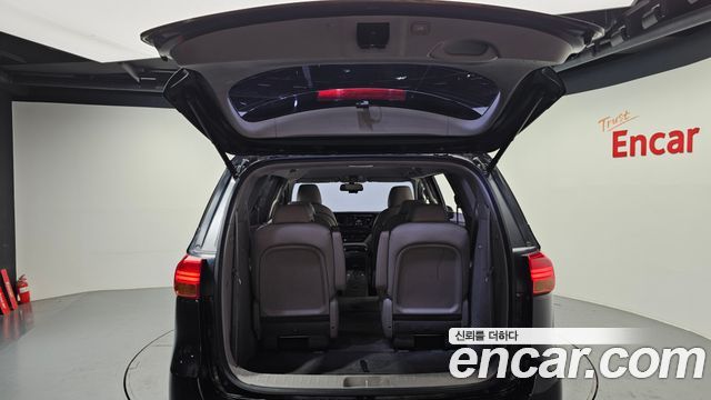 Kia Canival 2018 — photo 20