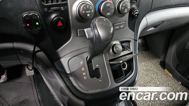 Hyundai Starex 2015 — photo 9