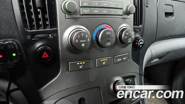 Hyundai Starex 2015 — photo 17