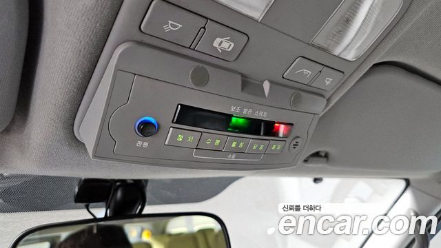 Hyundai Starex 2015 — photo 18
