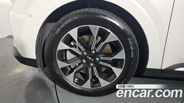 Kia Canival 2023 — photo 5