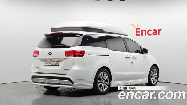 Kia Canival 2018 — photo 2