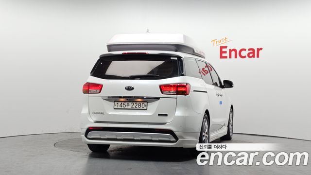 Kia Canival 2018 — photo 4