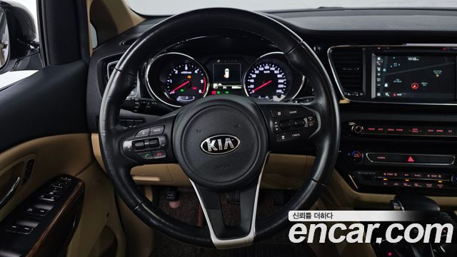 Kia Canival 2018 — photo 13