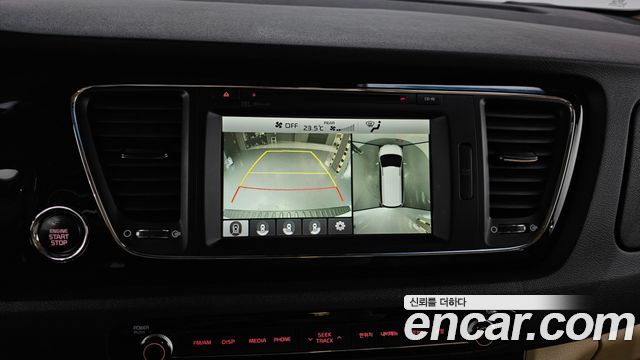 Kia Canival 2018 — photo 15