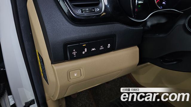 Kia Canival 2018 — photo 16