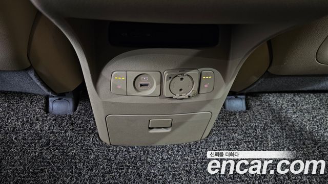 Kia Canival 2018 — photo 17