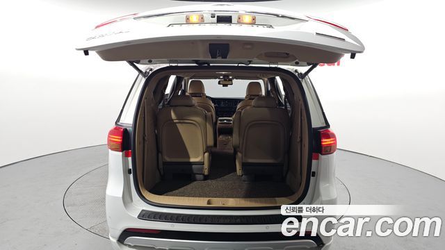 Kia Canival 2018 — photo 20