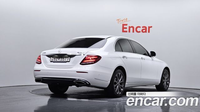 Mercedes-Benz E-Class 2018 — photo 2