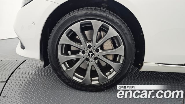 Mercedes-Benz E-Class 2018 — photo 5