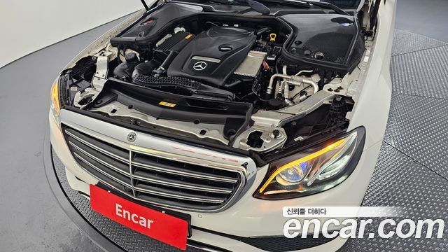 Mercedes-Benz E-Class 2018 — photo 6