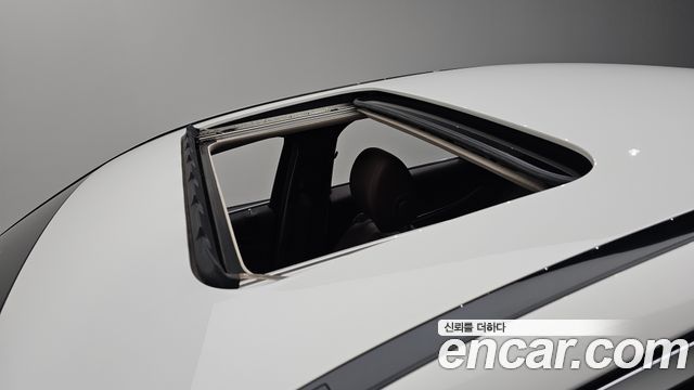 Mercedes-Benz E-Class 2018 — photo 19
