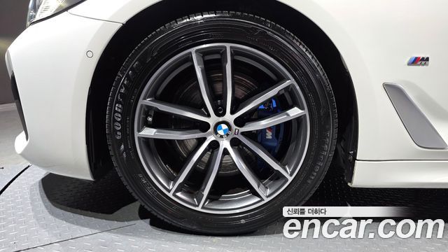 BMW 5-Series 2022 — photo 5