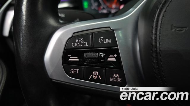 BMW 5-Series 2022 — photo 18