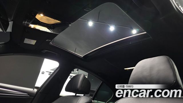 BMW 5-Series 2022 — photo 20