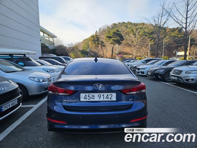 Hyundai AVANTE 2018 — photo 5