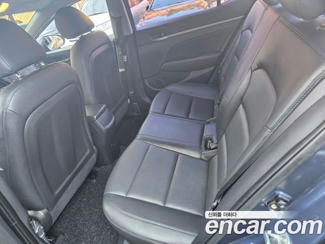Hyundai AVANTE 2018 — photo 7