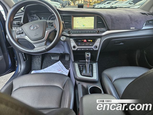 Hyundai AVANTE 2018 — photo 8
