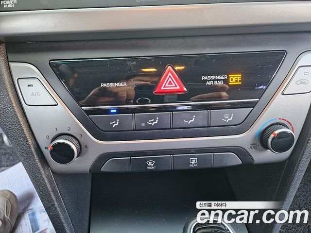 Hyundai AVANTE 2018 — photo 10