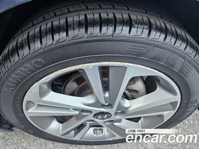Hyundai AVANTE 2018 — photo 15