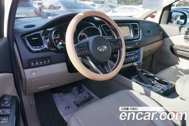 Kia Canival 2019 — photo 6