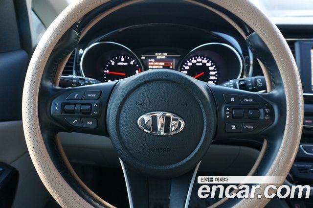 Kia Canival 2019 — photo 13