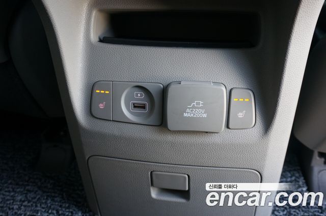 Kia Canival 2019 — photo 17