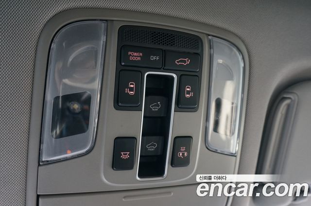 Kia Canival 2019 — photo 18
