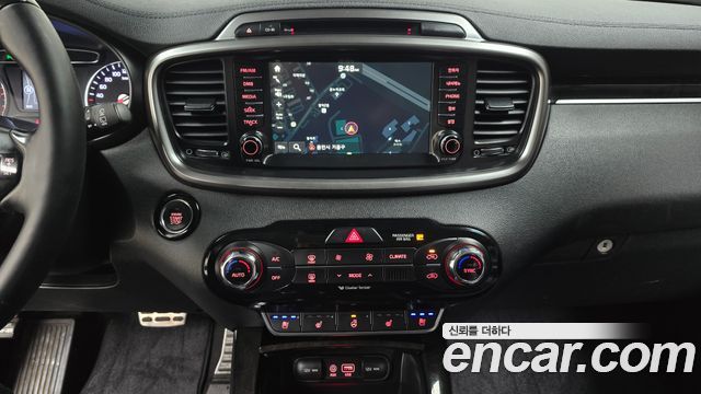 Kia Sorento 2017 — photo 14