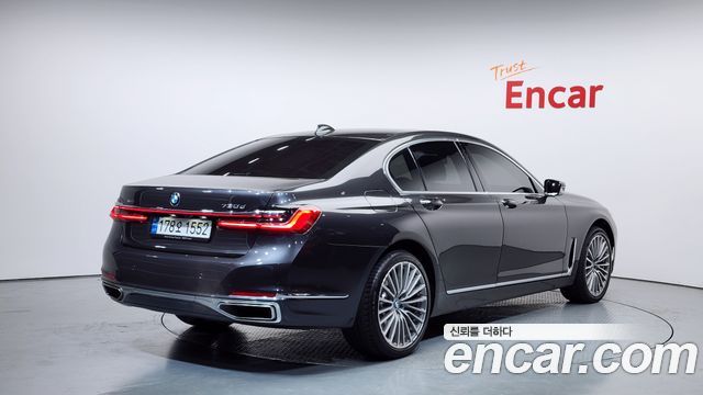 BMW 7-Series 2022 — photo 2