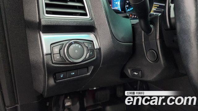Ford Explorer 2016 — photo 17