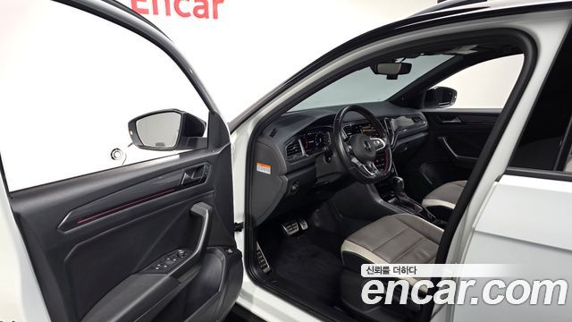 Volkswagen T-Roc 2022 — photo 12