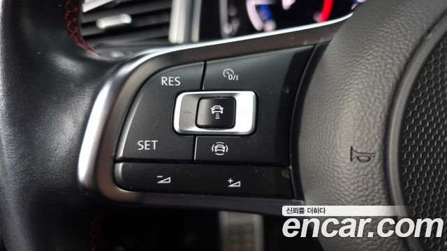 Volkswagen T-Roc 2022 — photo 16