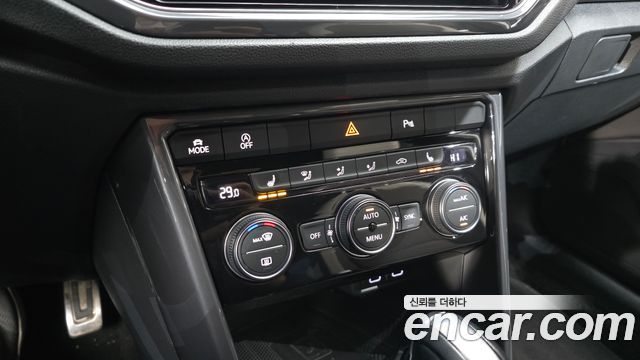Volkswagen T-Roc 2022 — photo 17