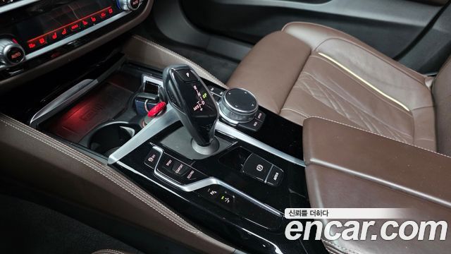 BMW Gran Turismo 2022 — photo 9