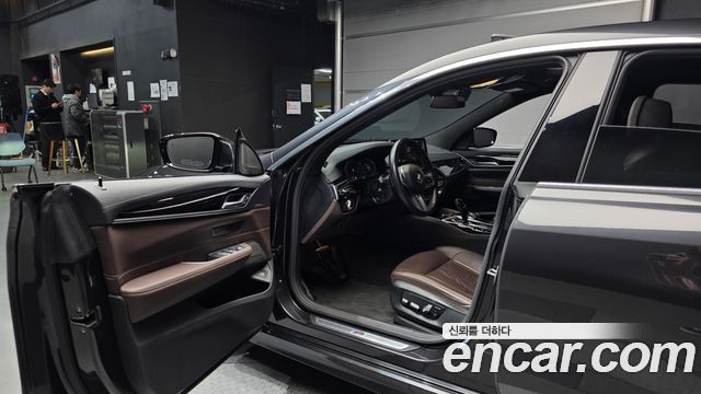 BMW Gran Turismo 2022 — photo 11