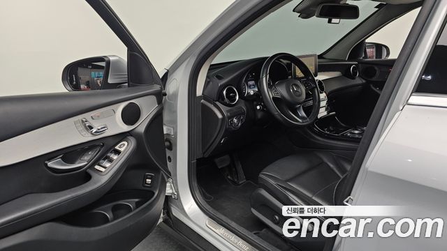 Mercedes-Benz GLC-Class 2017 — photo 10