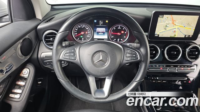 Mercedes-Benz GLC-Class 2017 — photo 13