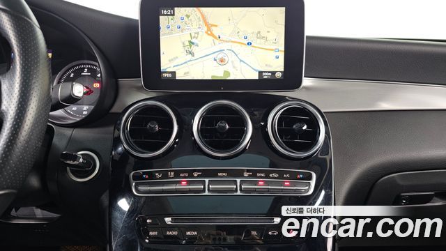 Mercedes-Benz GLC-Class 2017 — photo 15