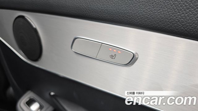 Mercedes-Benz GLC-Class 2017 — photo 18
