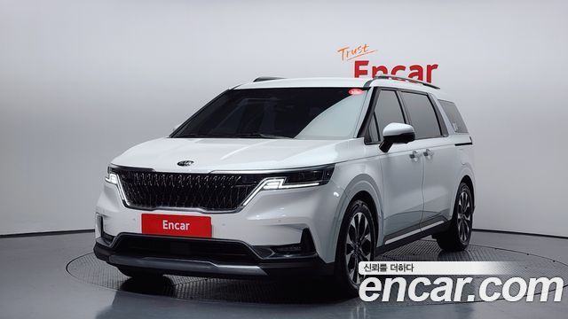 Kia Canival 2021 — photo 1