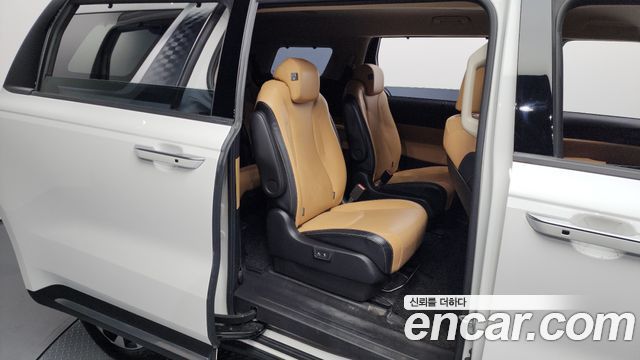 Kia Canival 2021 — photo 12