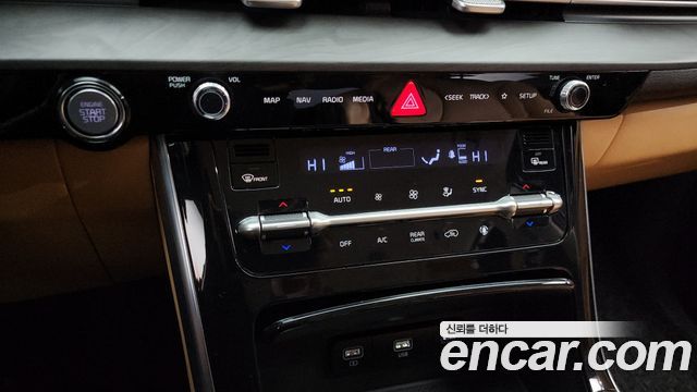 Kia Canival 2021 — photo 16