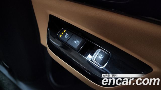 Kia Canival 2021 — photo 18
