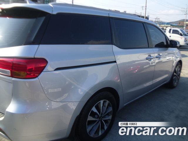 Kia Canival 2015 — photo 5